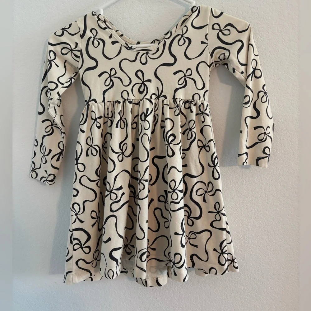 Hanna Andersson Peek a Bow Long Sleeve Skater Dress with Pockets